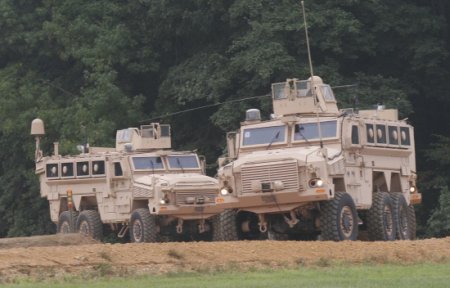 военные машины на испытаниях
