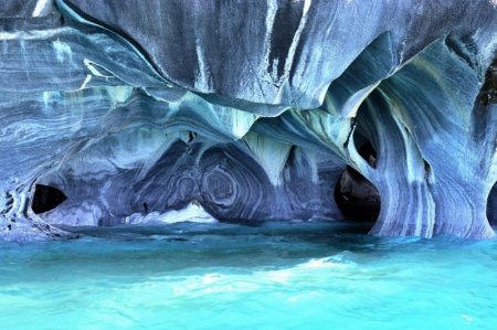 Меняющие цвет мраморные пещеры, Чили