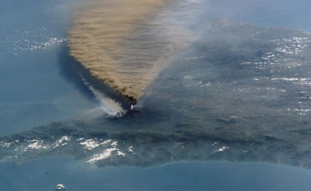 Извержение вулкана Этна – Сицилия, Италия (октябрь 2002)