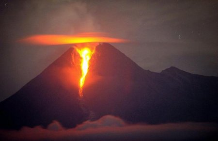 Вулкан горы Мерапи – Индонезия (ноябрь 2010)